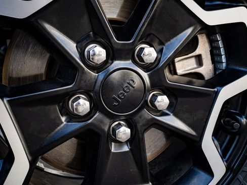 Used 2022 Jeep Gladiator Rubicon w/ LED Lighting Group image 8