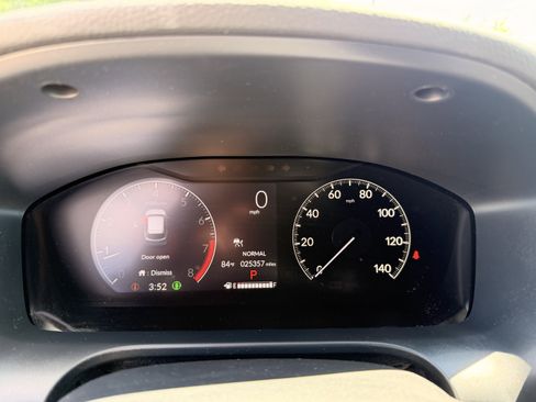 Used 2025 Honda HR-V Sport image 17