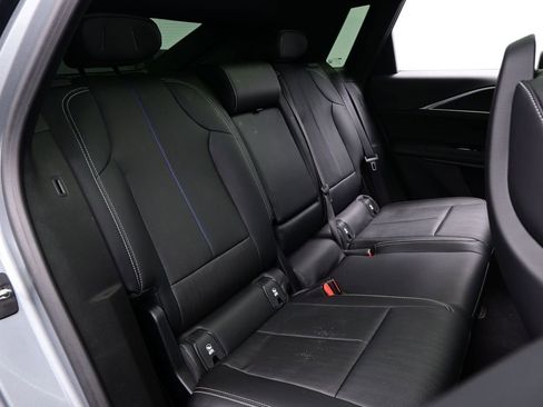 Used 2024 Cadillac Lyriq Luxury RWD image 28