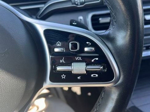 Used 2022 Mercedes-Benz GLS 450 4MATIC image 18