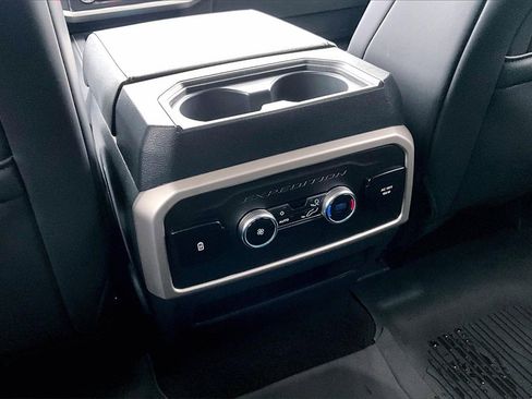 Used 2022 Ford Expedition XLT image 24