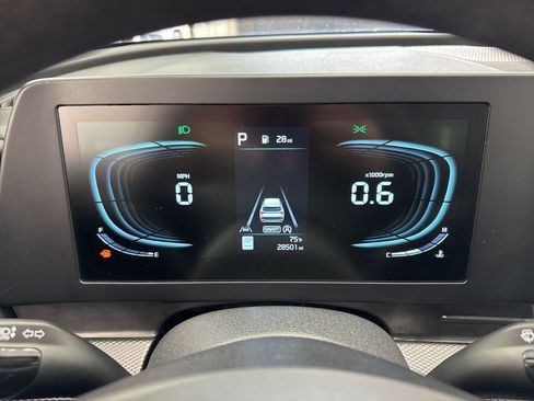 Used 2025 Kia Sportage LX image 16