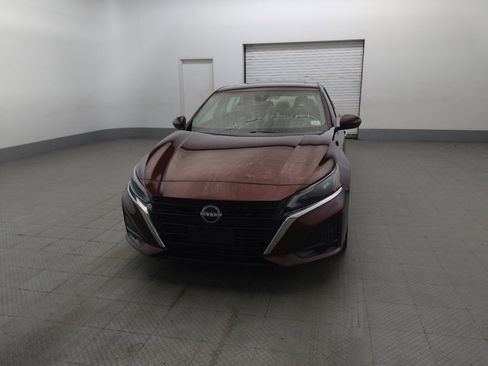 Used 2023 Nissan Altima 2.5 SV w/ SV Premium Package AWD/4WD image 15