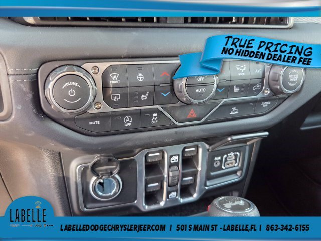 Used 2026 Jeep Wrangler Unlimited Sahara AWD/4WD image 25