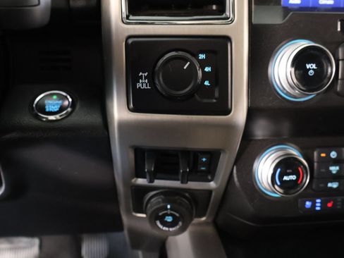 Used 2021 Ford F250 Platinum w/ Tremor Off-Road Package AWD/4WD image 9