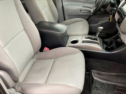 Used 2013 Toyota Tacoma PreRunner image 21