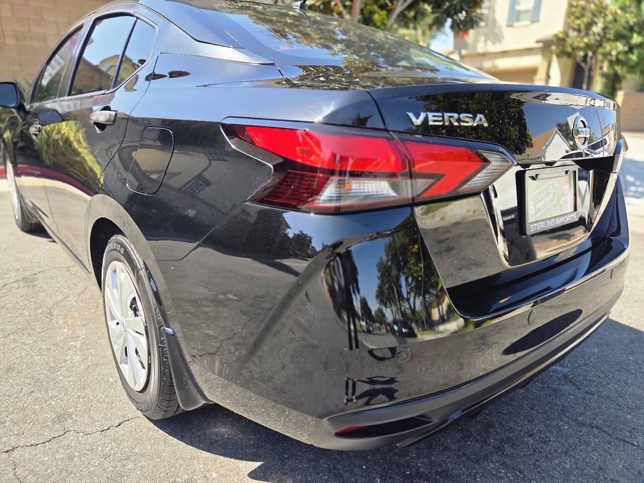 Used 2020 Nissan Versa S FWD image 9