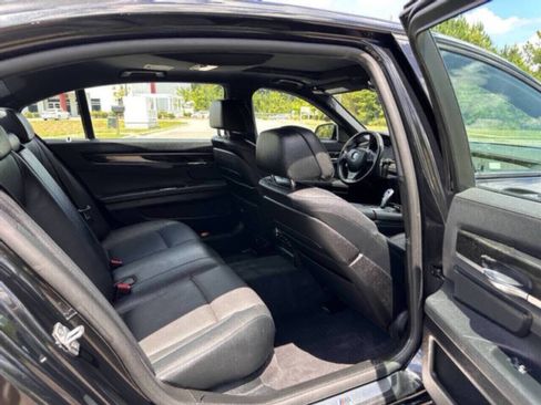 Used 2015 BMW 740Li xDrive image 10