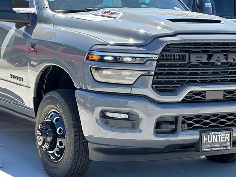 New 2026 RAM 3500 Laramie AWD/4WD image 10