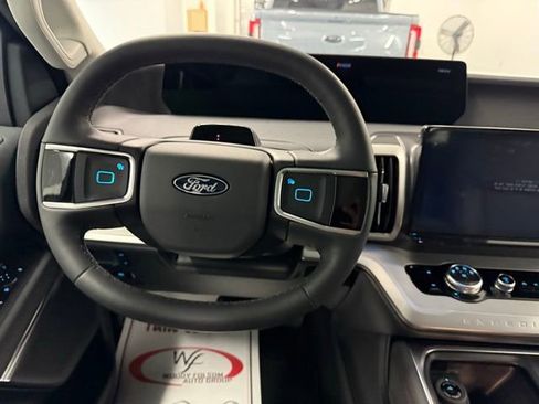 New 2025 Ford Expedition Max Active image 20
