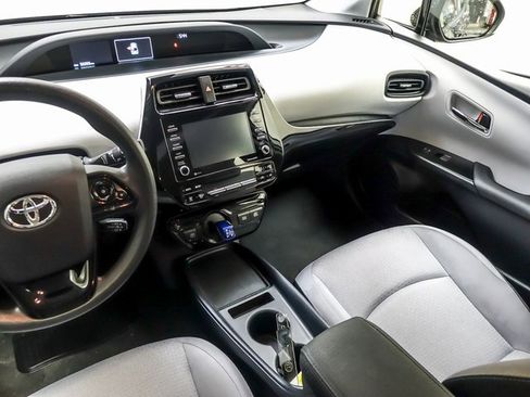 Certified 2022 Toyota Prius LE image 13