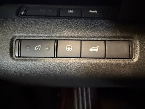 Used 2026 Nissan Pathfinder SV image 27