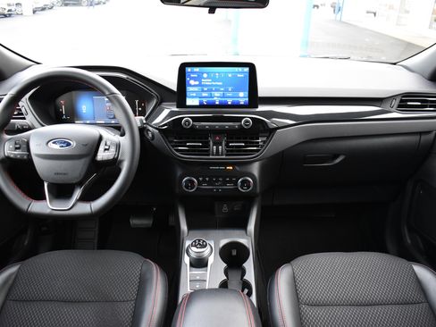 Used 2025 Ford Escape ST-Line image 18