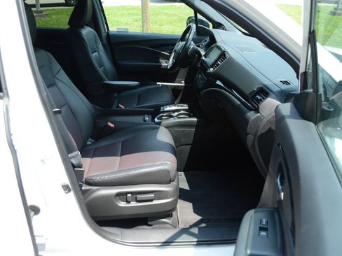 Used 2023 Honda Ridgeline Black Edition image 18