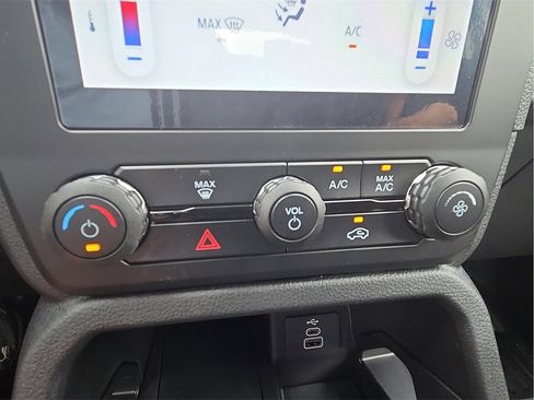 New 2025 Ford Ranger XL image 12