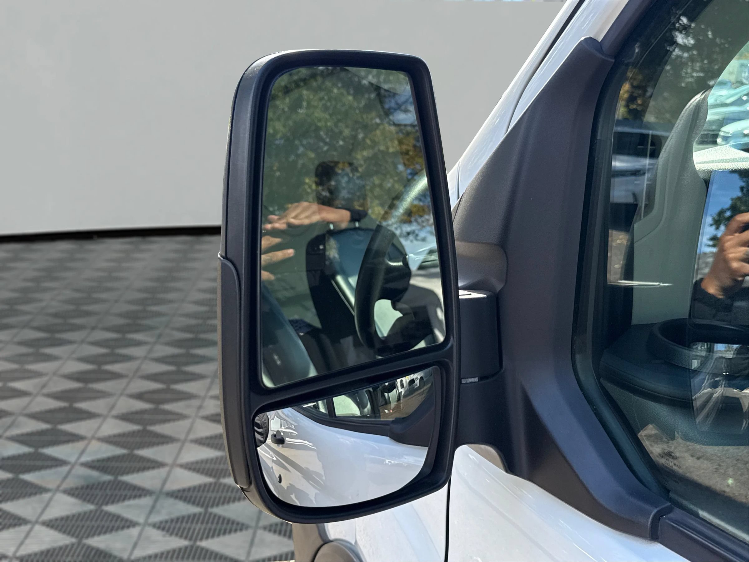 Used 2020 Ford Transit 250 Medium Roof AWD image 22