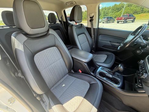 Used 2018 Chevrolet Colorado Z71 AWD/4WD image 6