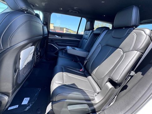 New 2026 Jeep Grand Cherokee L Limited AWD/4WD image 15