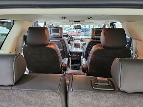 Used 2014 Cadillac Escalade Platinum image 12