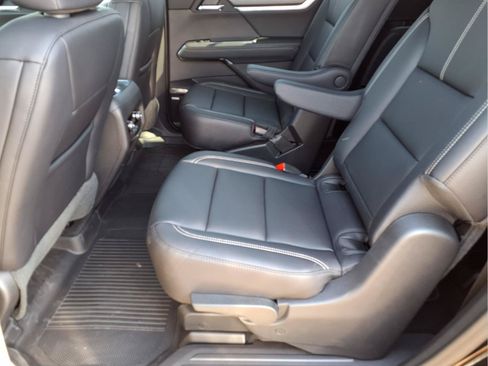 Used 2026 GMC Acadia Elevation w/ Elevation Premium Package FWD image 21