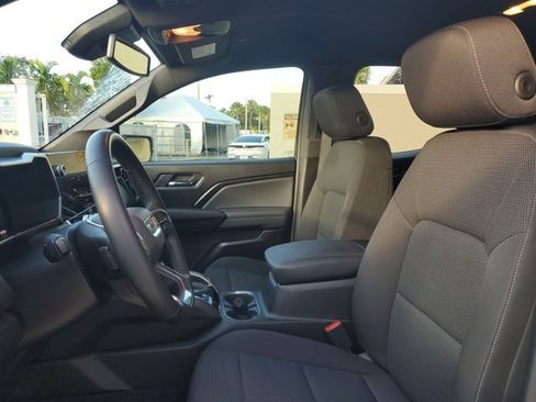 Used 2024 GMC Canyon Elevation w/ Convenience Package image 13