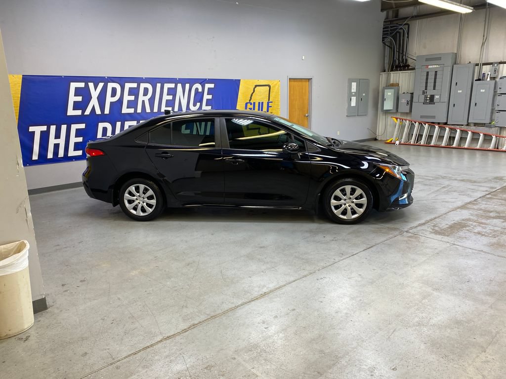 Used 2026 Toyota Corolla LE FWD image 8