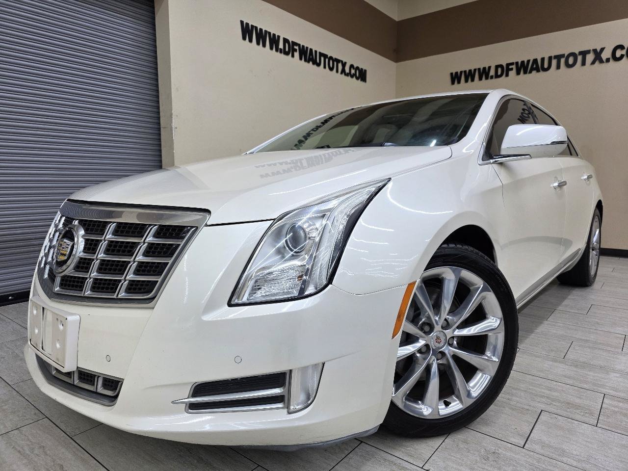 Used 2013 Cadillac XTS Luxury FWD image 2