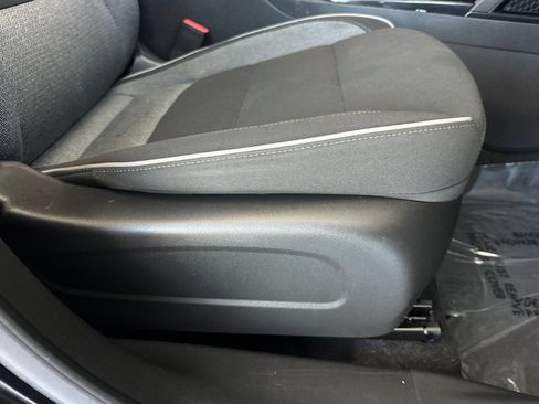 Used 2023 Chevrolet TrailBlazer LT FWD image 22