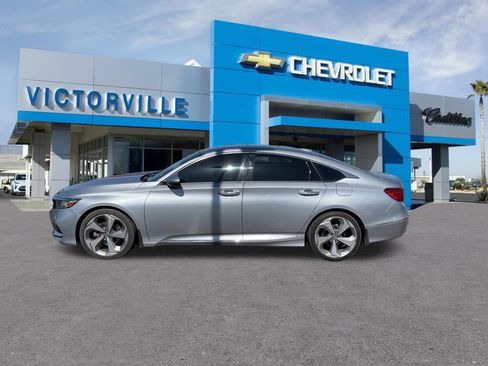 Used 2018 Honda Accord Touring image 8