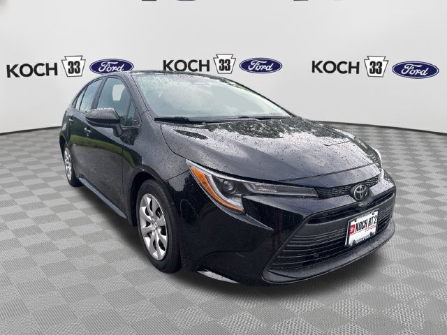 Used 2023 Toyota Corolla LE FWD image 2