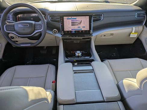 New 2026 Jeep Grand Wagoneer 2WD image 21