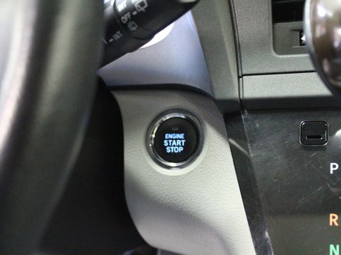 Used 2019 Toyota Sienna XLE image 14