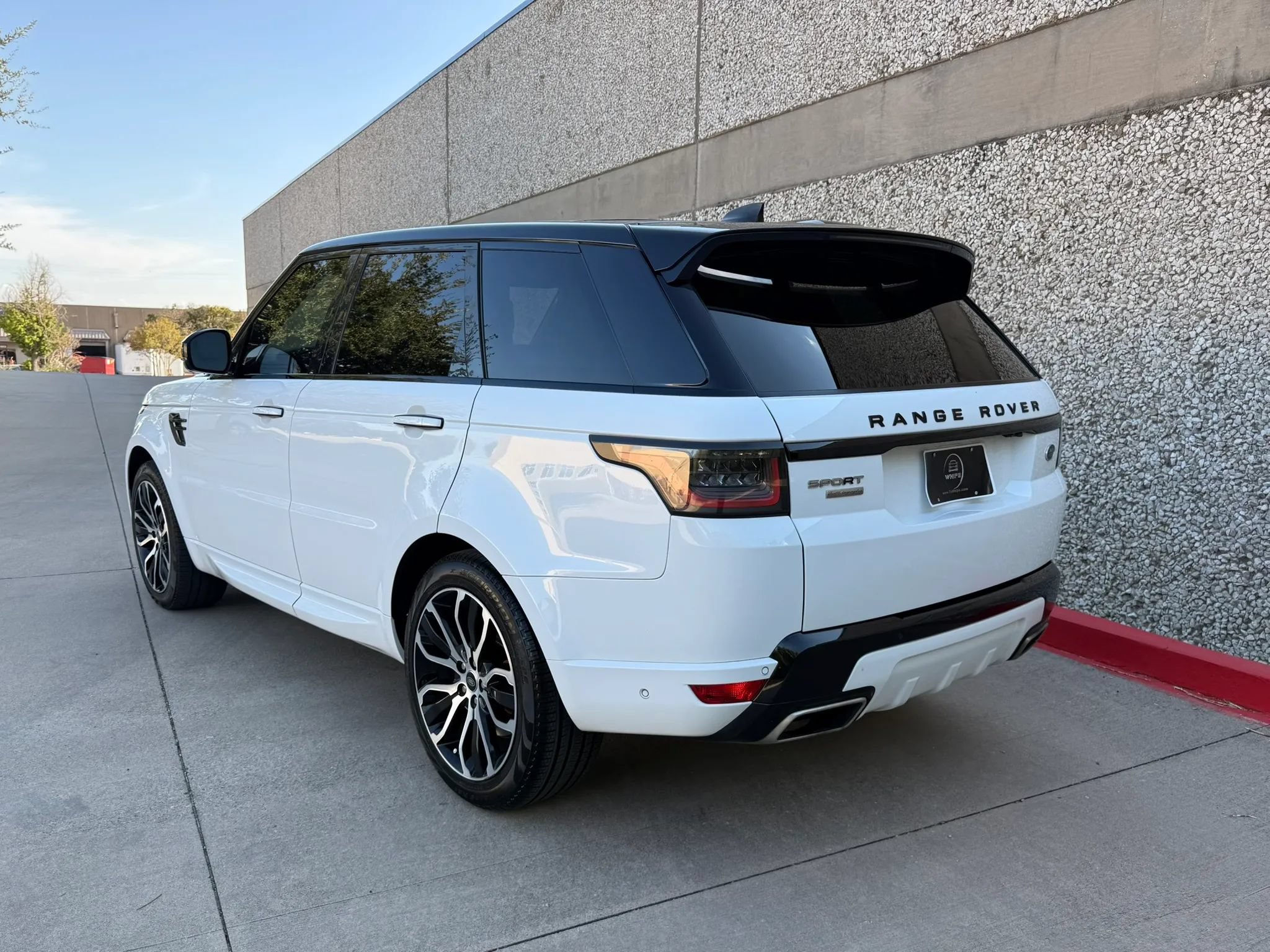 Used 2019 Land Rover Range Rover Sport Autobiography AWD/4WD image 4