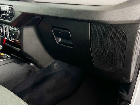 Used 2024 Jeep Wrangler Sport S image 34