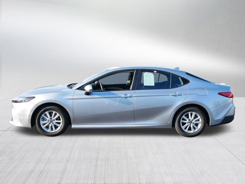 Certified 2025 Toyota Camry LE image 4