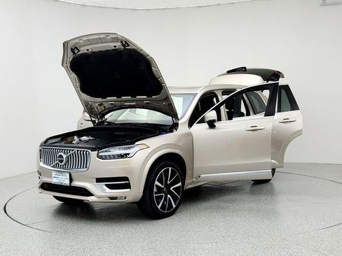 New 2025 Volvo XC90 B6 Plus w/ Protection Package Premier image 9