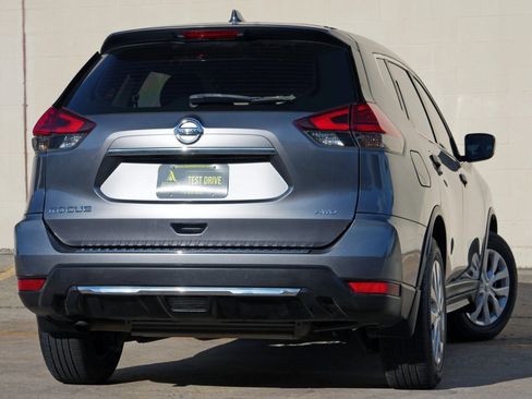 Used 2017 Nissan Rogue S AWD/4WD image 4