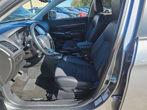 Used 2025 Mitsubishi Outlander Sport SE image 11