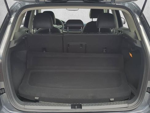 Used 2023 Volkswagen Taos SE FWD image 5