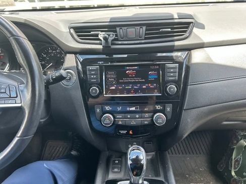 Used 2019 Nissan Rogue SV w/ Premium Package AWD/4WD image 23