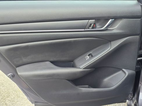 Used 2019 Honda Accord LX image 31