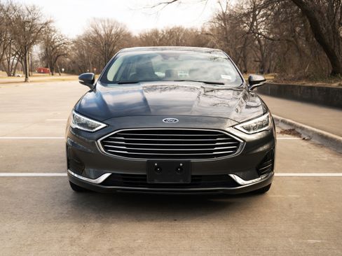 Used 2019 Ford Fusion SEL image 3