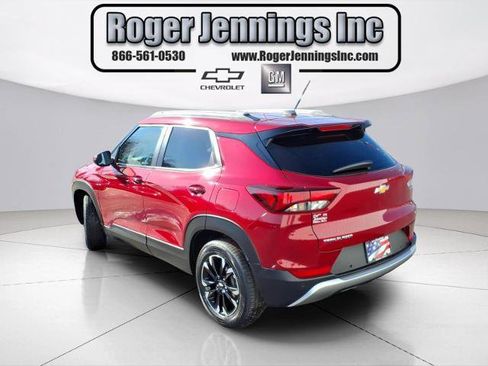 Used 2021 Chevrolet TrailBlazer LT w/ Convenience Package image 3