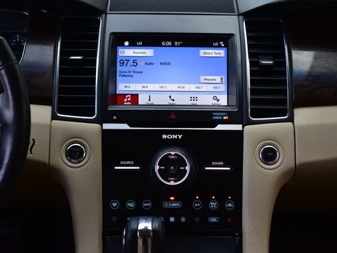 Used 2017 Ford Taurus Limited FWD image 28