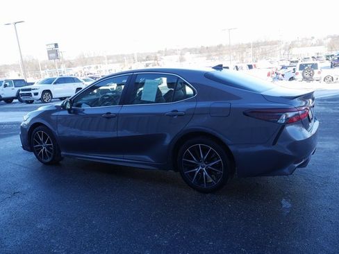 Used 2024 Toyota Camry SE image 7