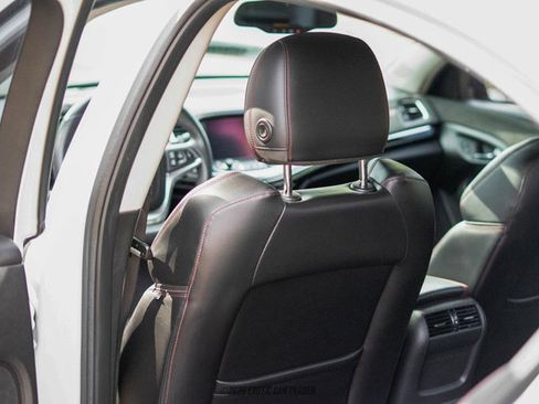 Used 2014 Chevrolet SS image 30