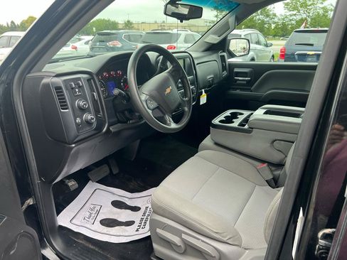 Used 2018 Chevrolet Silverado 1500 Custom w/ Custom Convenience Package AWD/4WD image 15