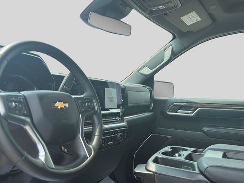 Used 2024 Chevrolet Silverado 1500 LT AWD/4WD image 16
