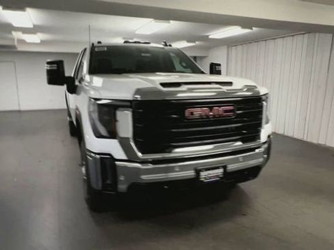 New 2026 GMC Sierra 2500 Pro w/ 1SA Pro Safety Plus Package AWD/4WD image 2