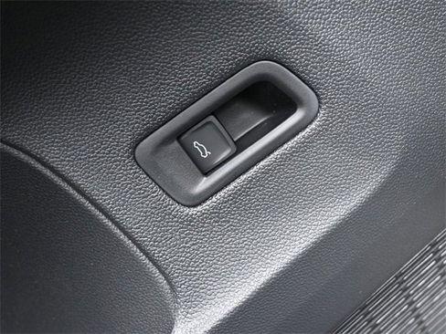 New 2026 Volkswagen Atlas Cross Sport SE image 20